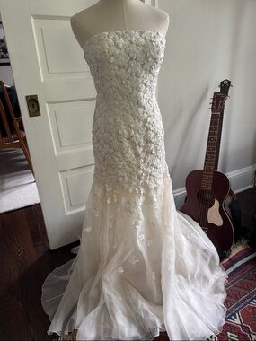 Vintage Carmen Marc Valvo Strapless Floral Appliqué Mermaid Wedding Dress